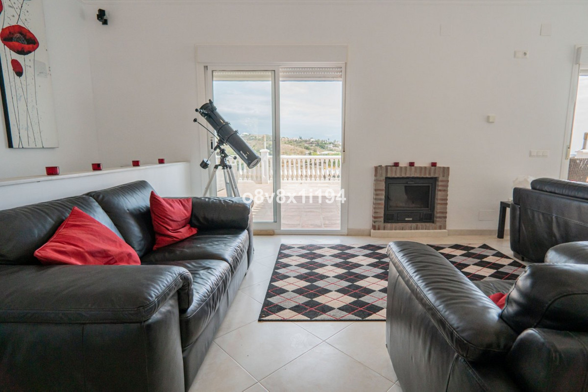 Huis te koop in Benajarafe | 5 slaapkamers H5243974