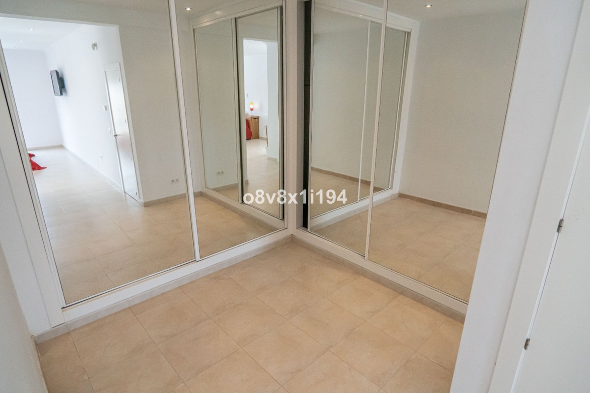 Huis te koop in Benajarafe | 5 slaapkamers H5243974