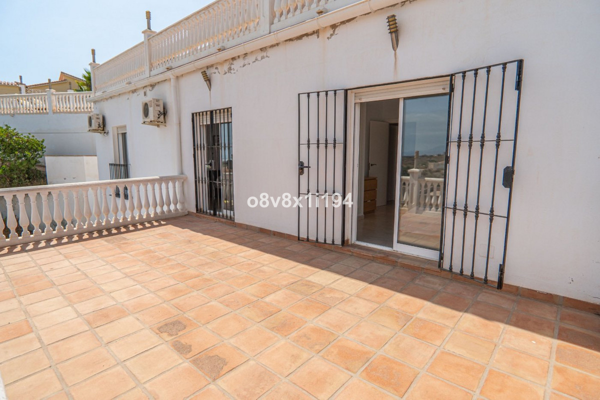 Huis te koop in Benajarafe | 5 slaapkamers H5243974