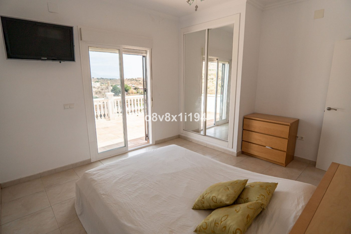 Huis te koop in Benajarafe | 5 slaapkamers H5243974