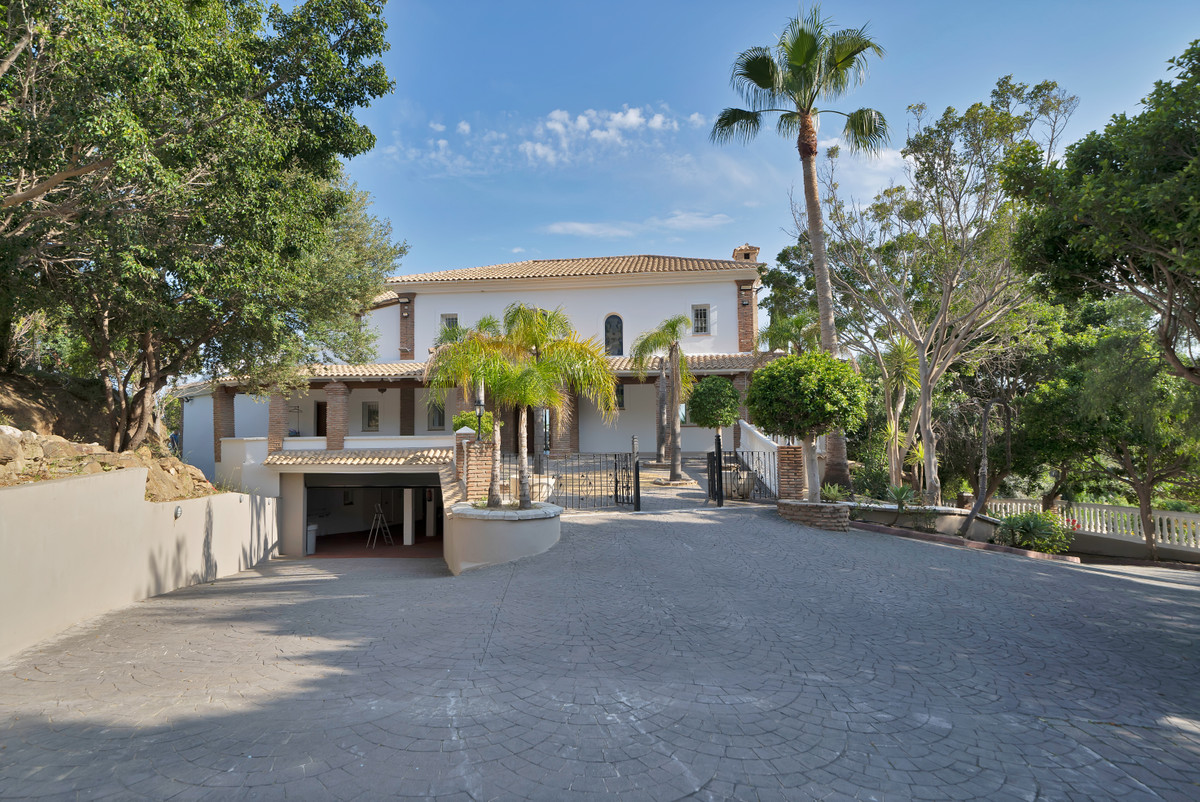 Huis te koop in Benalmadena | 9 slaapkamers H5046229