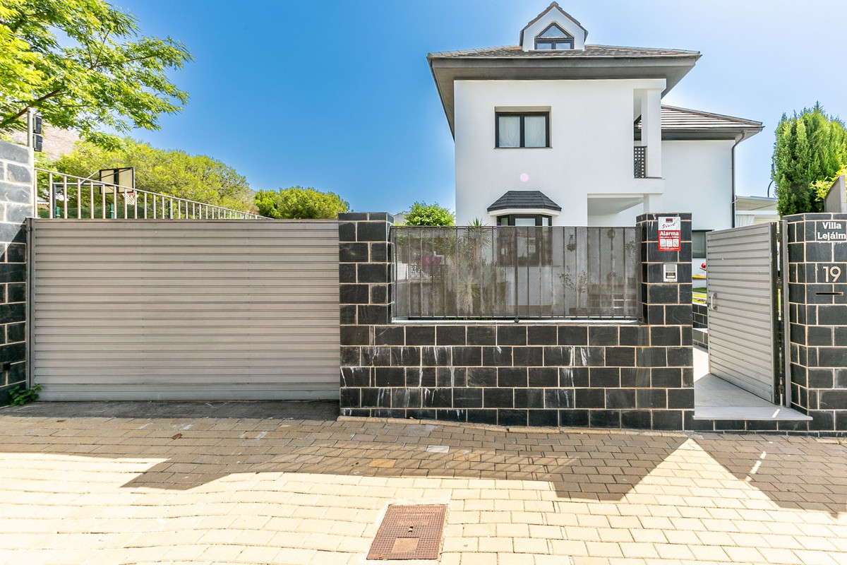 Huis te koop in Benalmadena | 5 slaapkamers H5084266