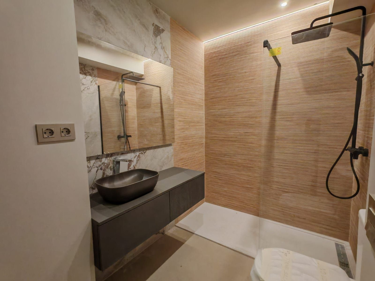 Detached Villa for sale in Benalmadena | 6 bedrooms H5130820