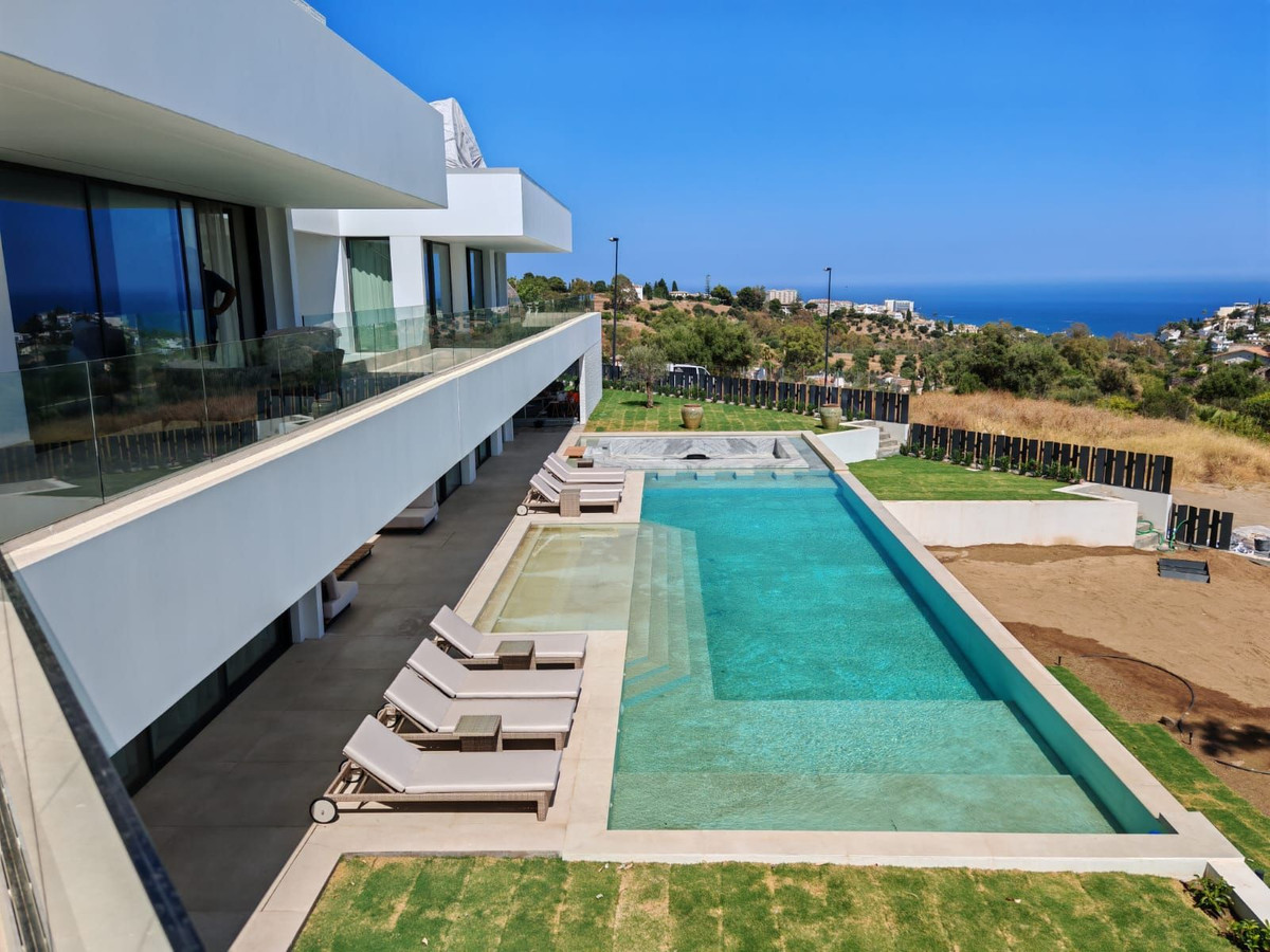 Detached Villa for sale in Benalmadena | 6 bedrooms H5130820