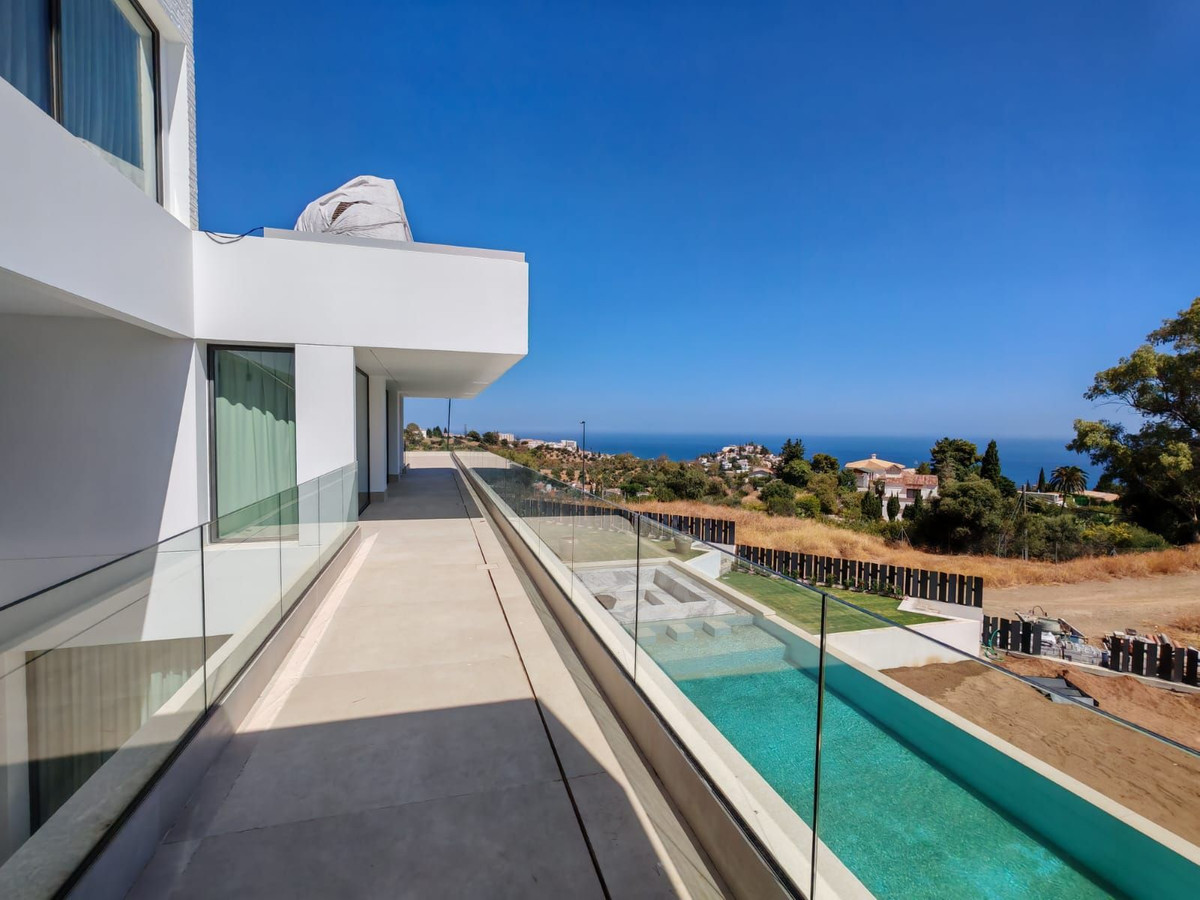 Detached Villa for sale in Benalmadena | 6 bedrooms H5130820