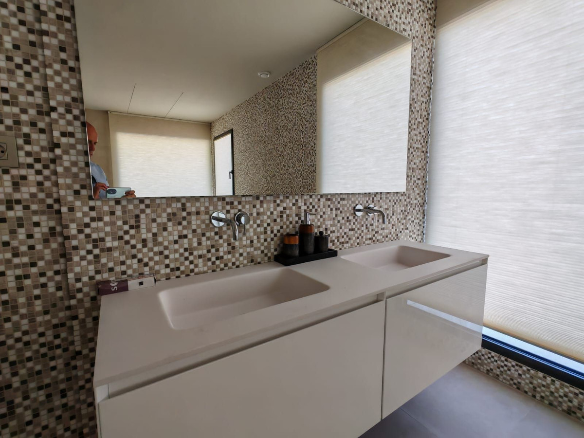 Detached Villa for sale in Benalmadena | 6 bedrooms H5130820