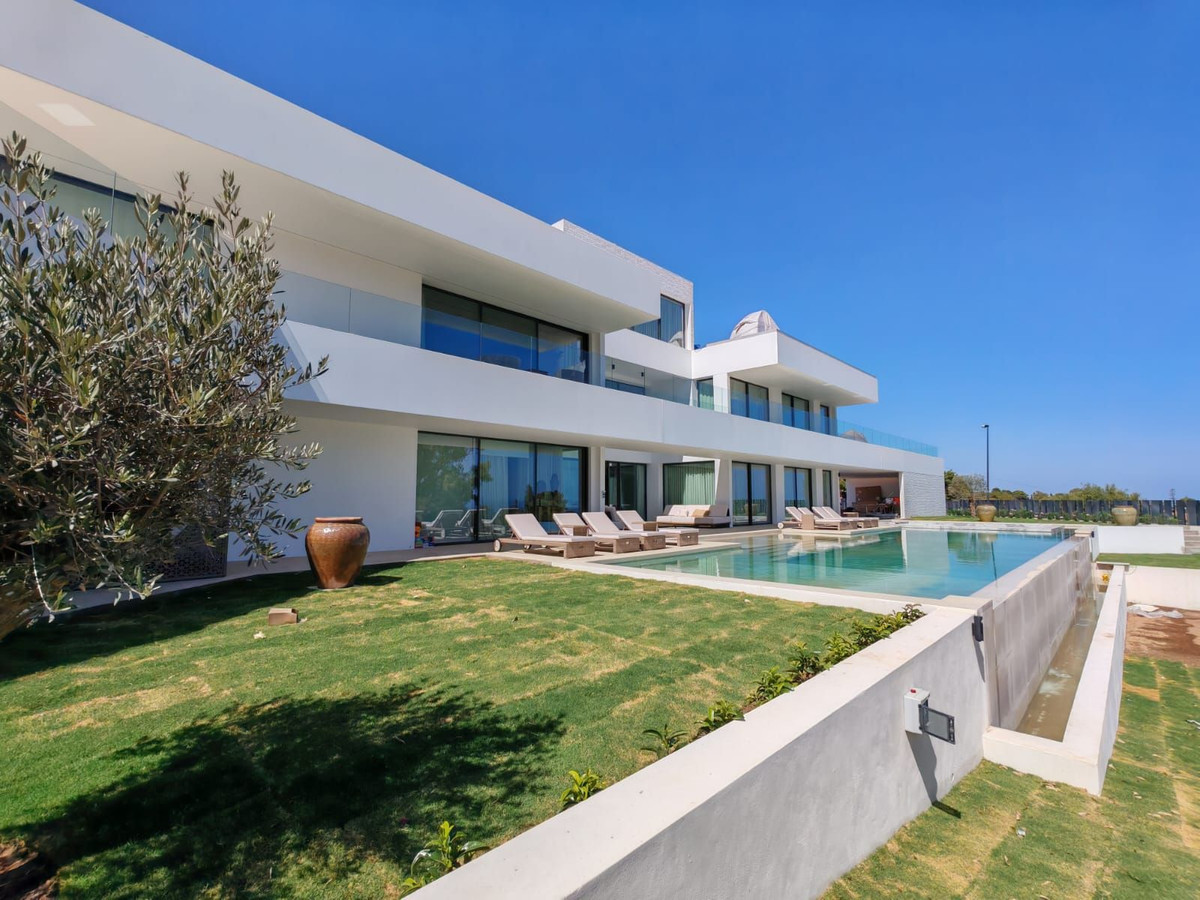Detached Villa for sale in Benalmadena | 6 bedrooms H5130820