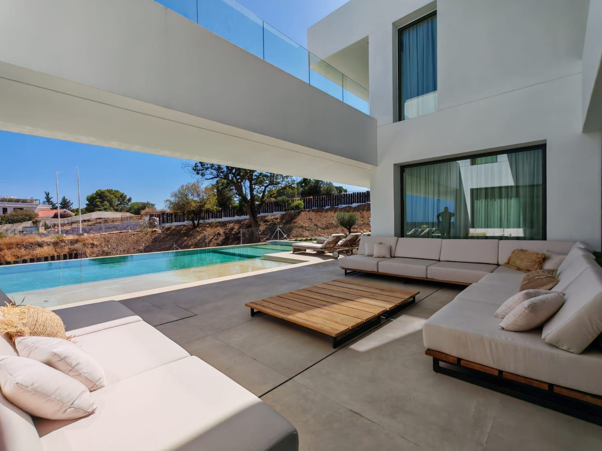 Detached Villa for sale in Benalmadena | 6 bedrooms H5130820