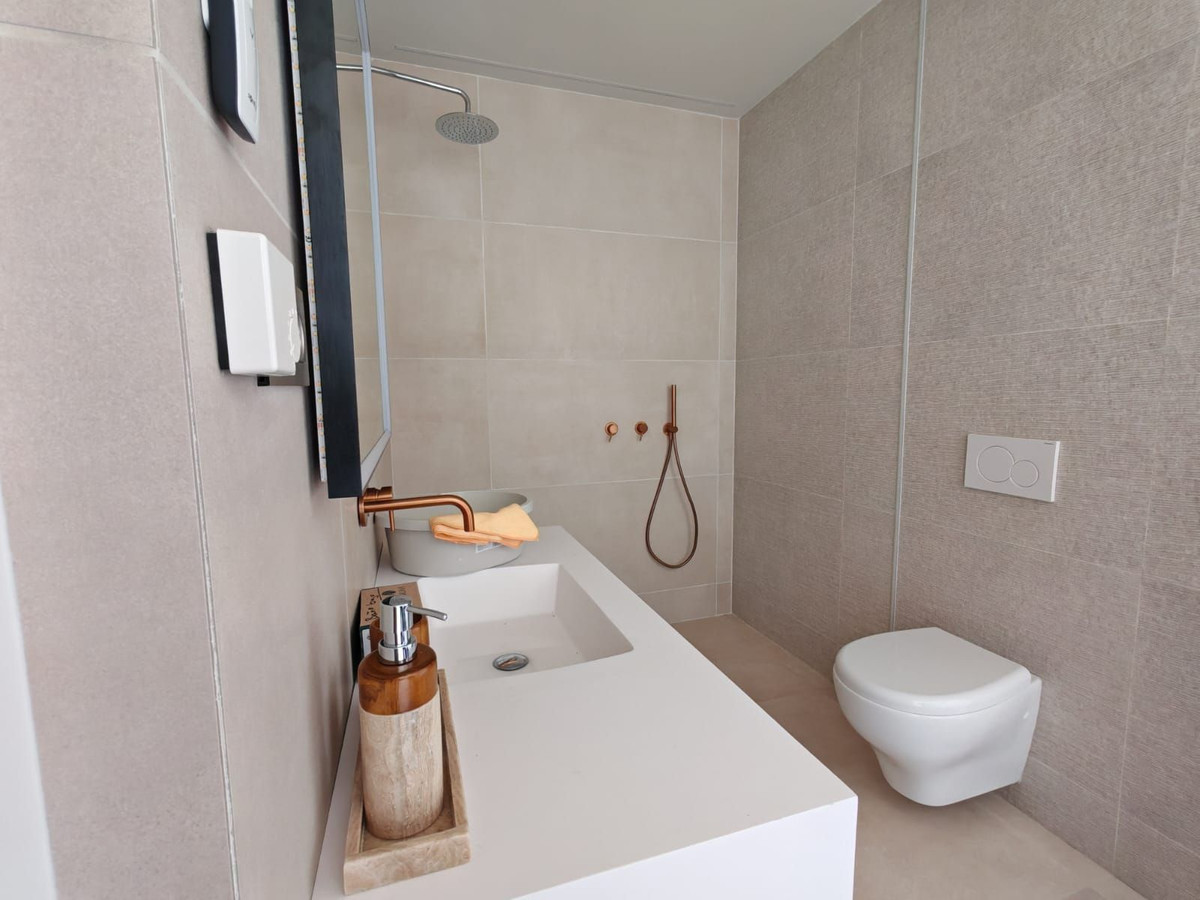 Detached Villa for sale in Benalmadena | 6 bedrooms H5130820