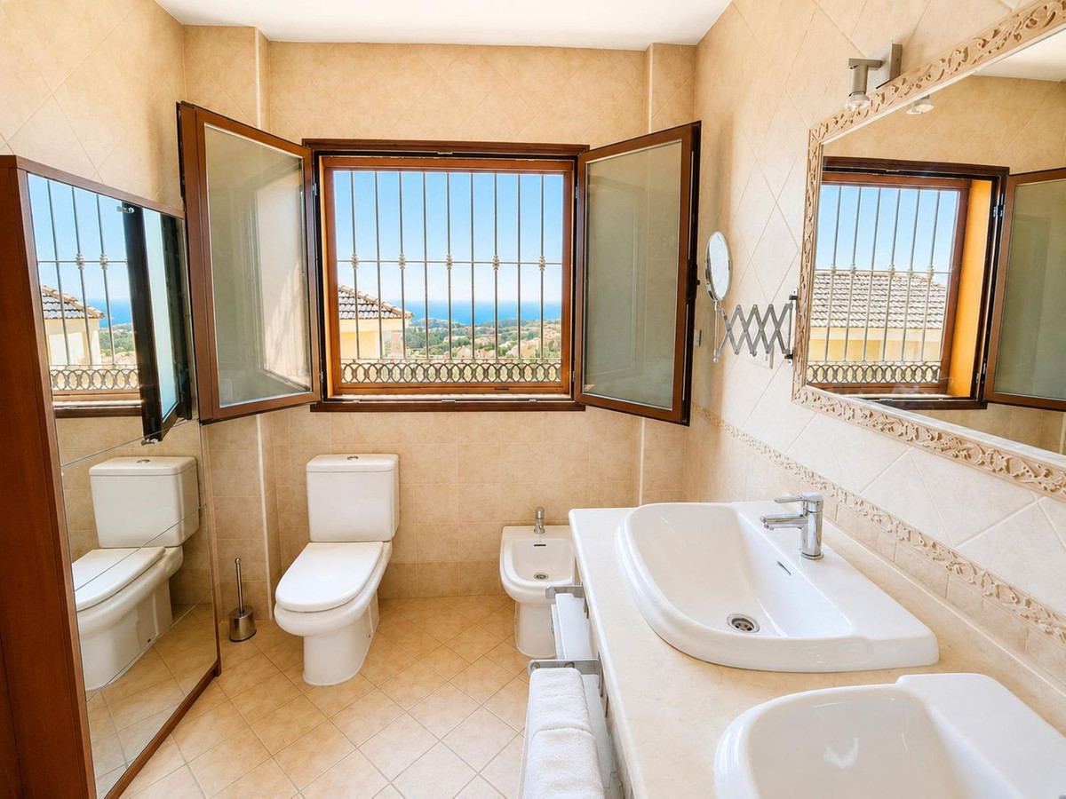 Huis te koop in Benalmadena | 4 slaapkamers H5374528