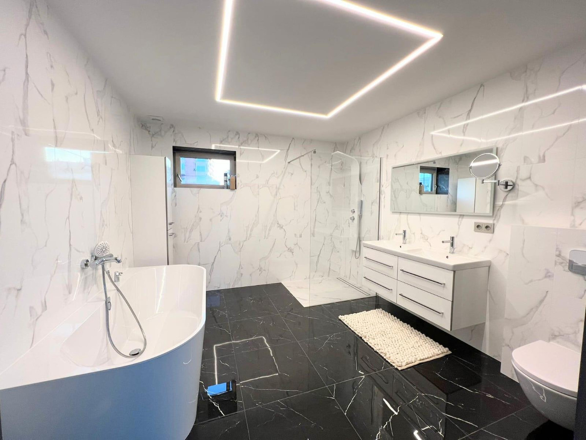 Huis te koop in Benalmadena Costa | 5 slaapkamers H5046787