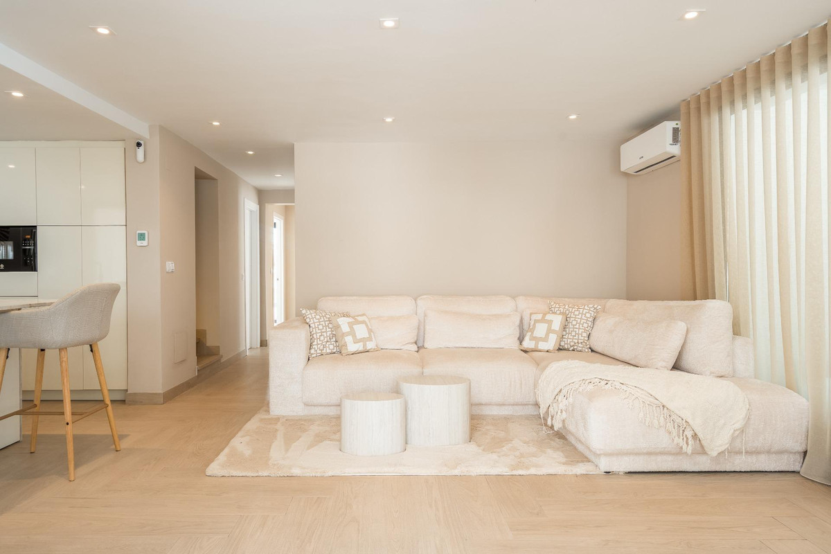 Huis te koop in Benalmadena Costa | 7 slaapkamers H5046889