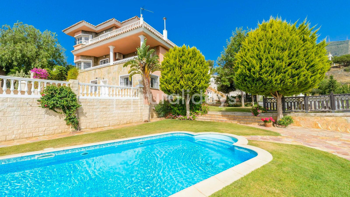 Huis te koop in Benalmadena Costa | 6 slaapkamers H5103808