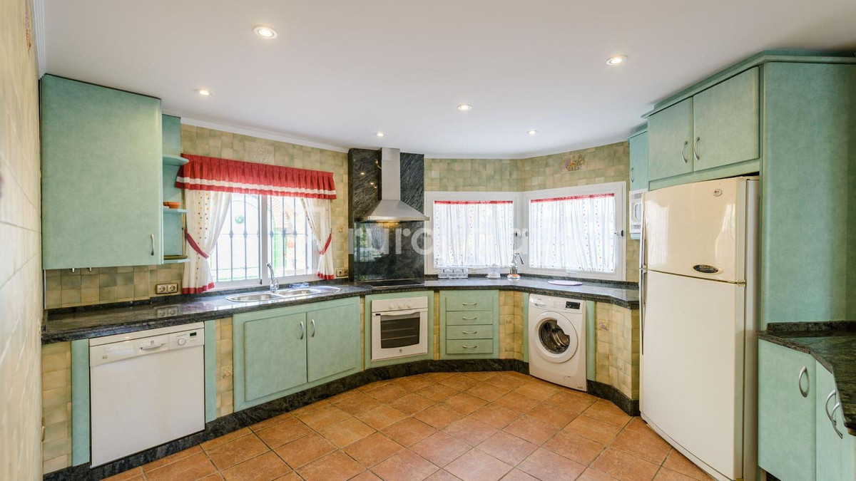 Huis te koop in Benalmadena Costa | 6 slaapkamers H5103808