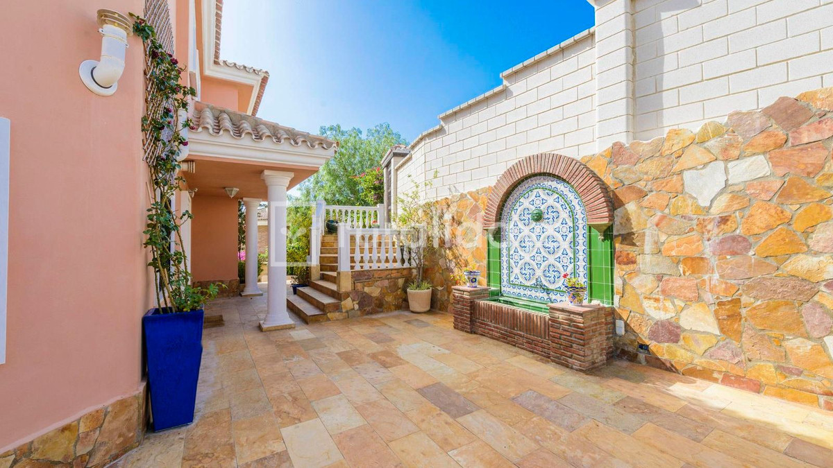 Huis te koop in Benalmadena Costa | 6 slaapkamers H5103808