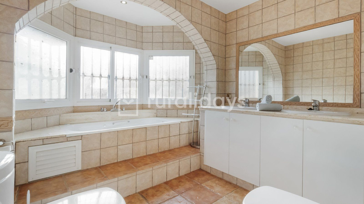 Huis te koop in Benalmadena Costa | 6 slaapkamers H5103808