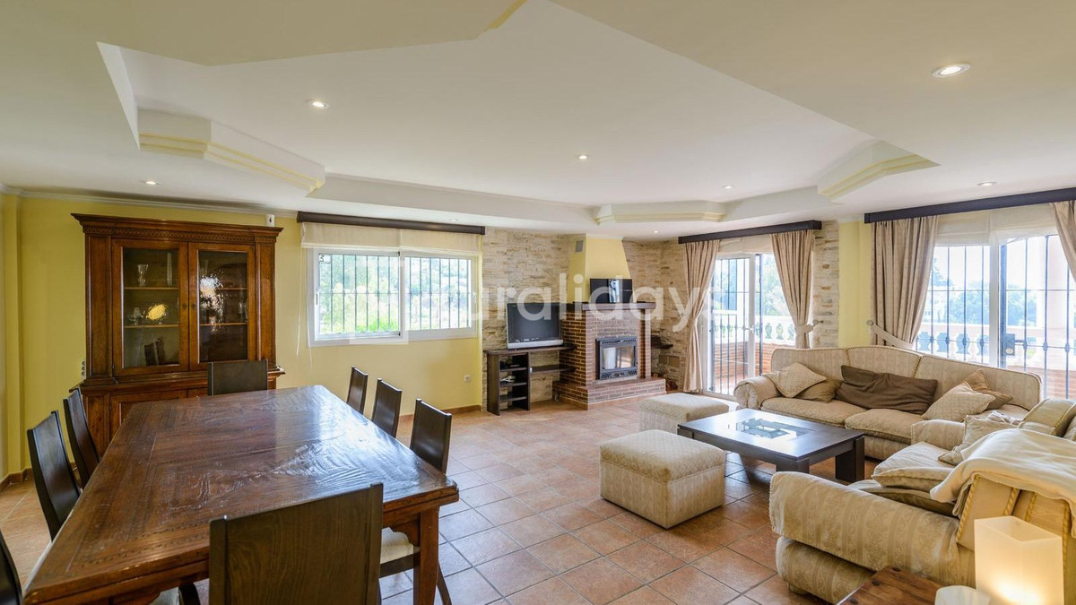 Huis te koop in Benalmadena Costa | 6 slaapkamers H5103808