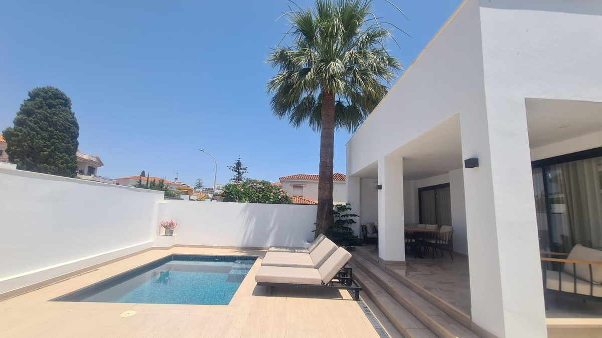 Huis te koop in Benalmadena Costa | 7 slaapkamers H5286799