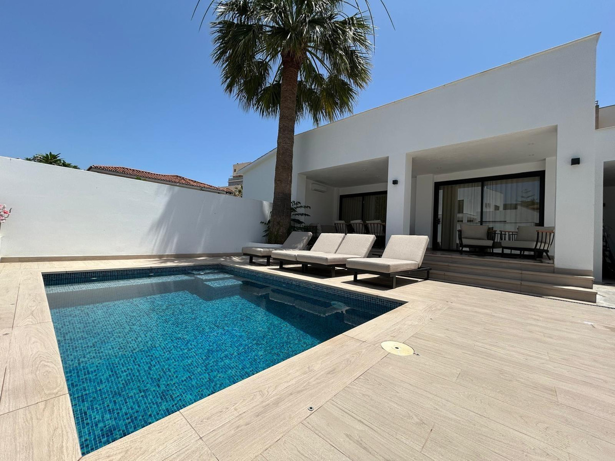 Huis te koop in Benalmadena Costa | 7 slaapkamers H5286799