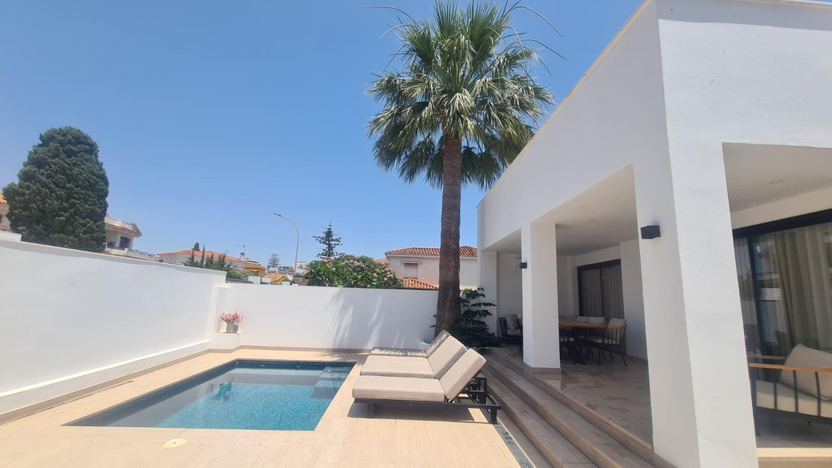 Huis te koop in Benalmadena Costa | 7 slaapkamers H5286799