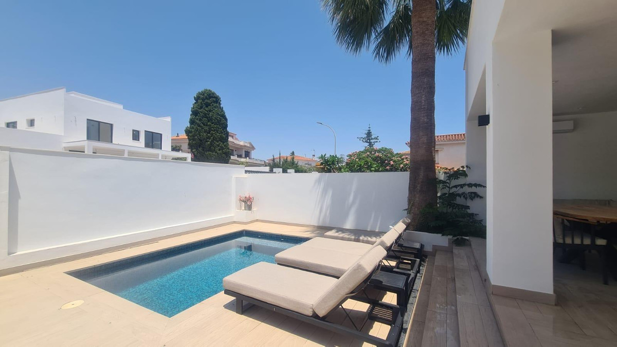 Huis te koop in Benalmadena Costa | 7 slaapkamers H5286799