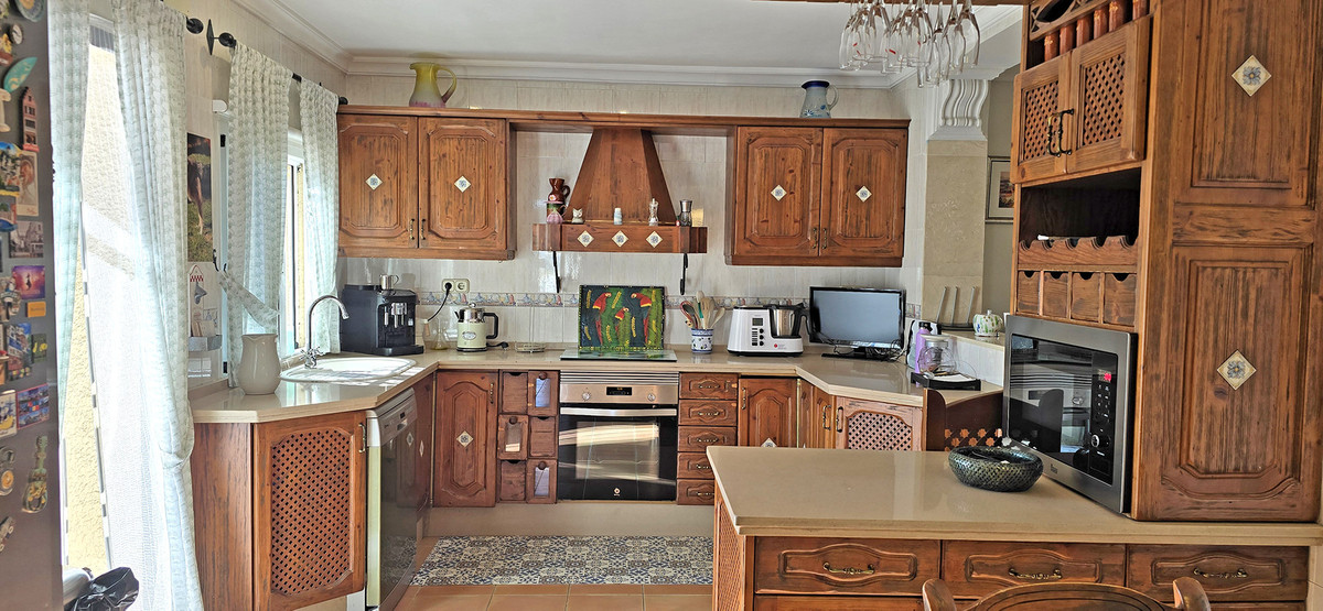 Huis te koop in Benalmadena Costa | 6 slaapkamers H5289838