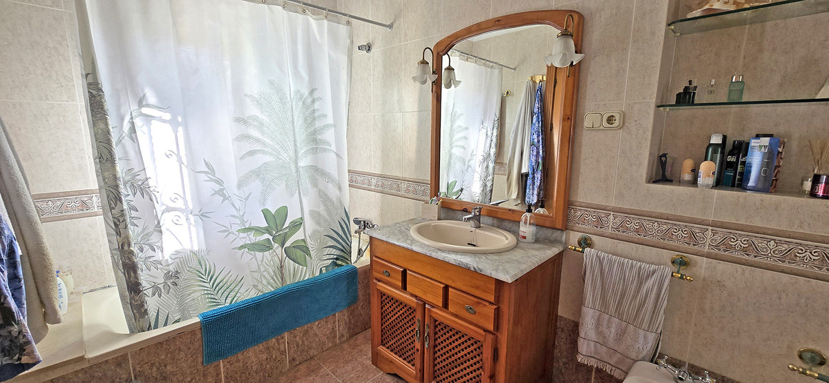 Huis te koop in Benalmadena Costa | 6 slaapkamers H5289838