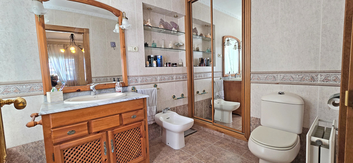 Huis te koop in Benalmadena Costa | 6 slaapkamers H5289838