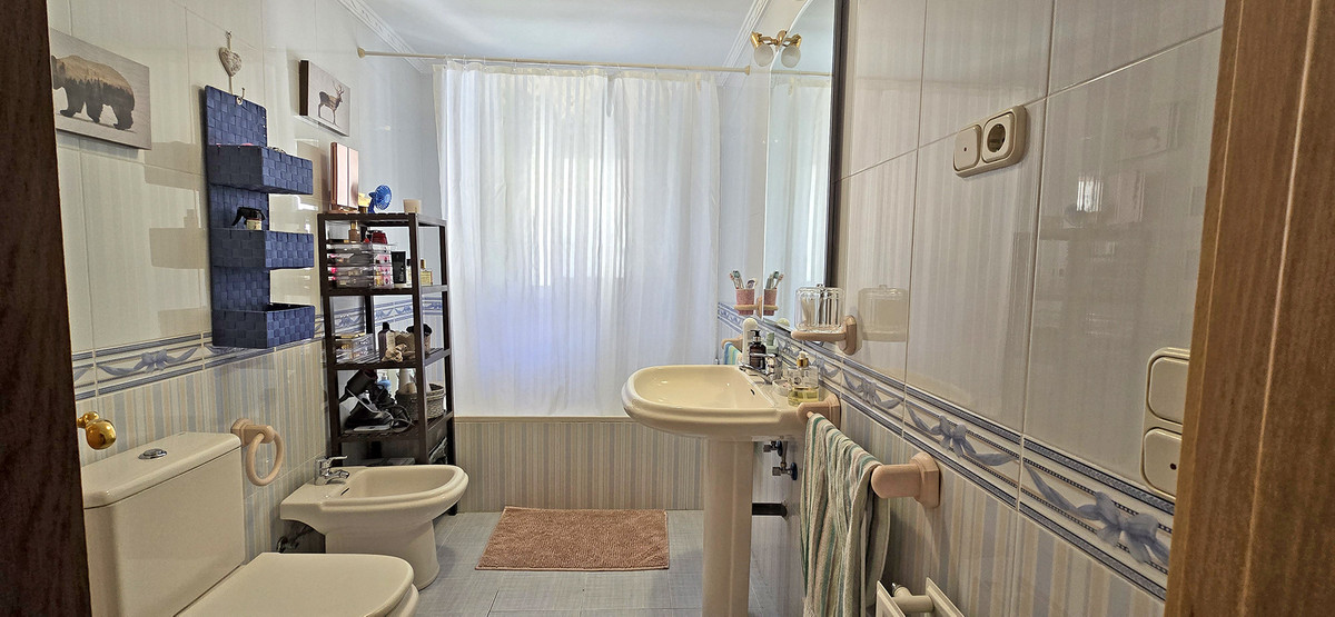 Huis te koop in Benalmadena Costa | 6 slaapkamers H5289838