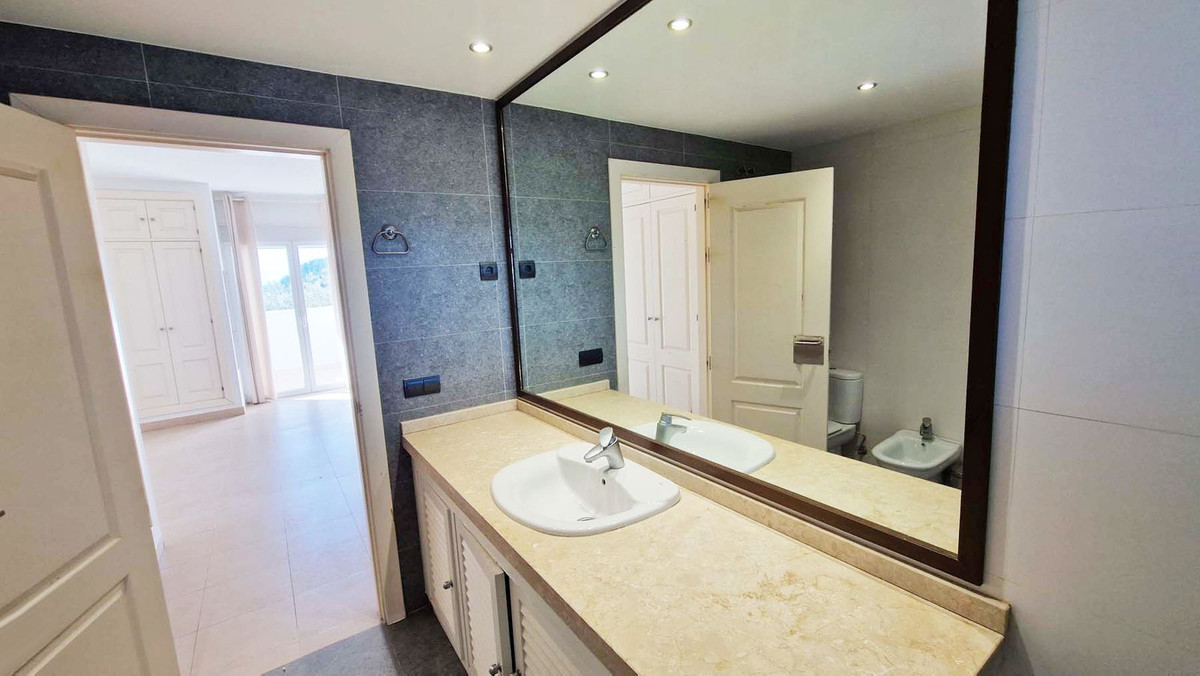 Appartement te koop in Benalmadena Costa | 2 slaapkamers H5295754