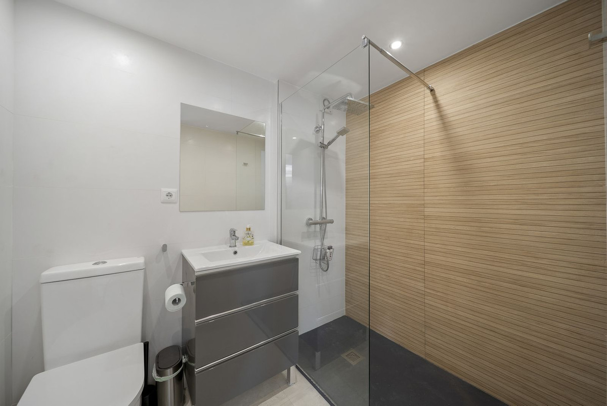 Appartement te koop in Benalmadena Costa | 2 slaapkamers H5299840