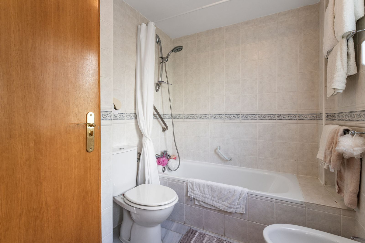 Appartement te koop in Benalmadena Costa | 2 slaapkamers H5318380