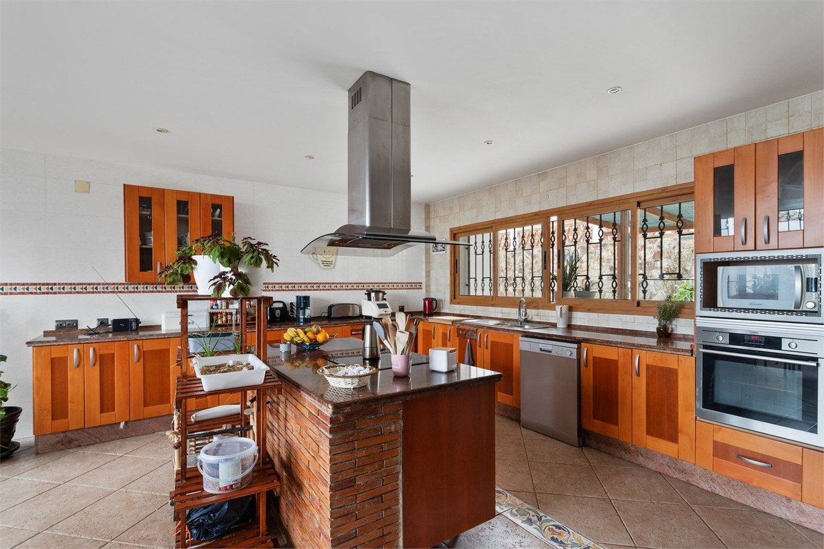 Huis te koop in Benalmadena Costa | 6 slaapkamers H5321098