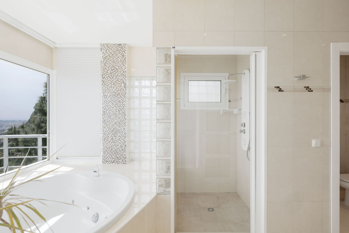 Huis te koop in Benalmadena Costa | 4 slaapkamers H5356498