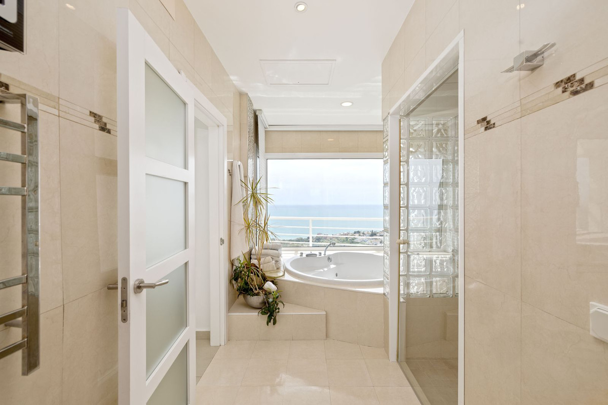 Huis te koop in Benalmadena Costa | 4 slaapkamers H5356498