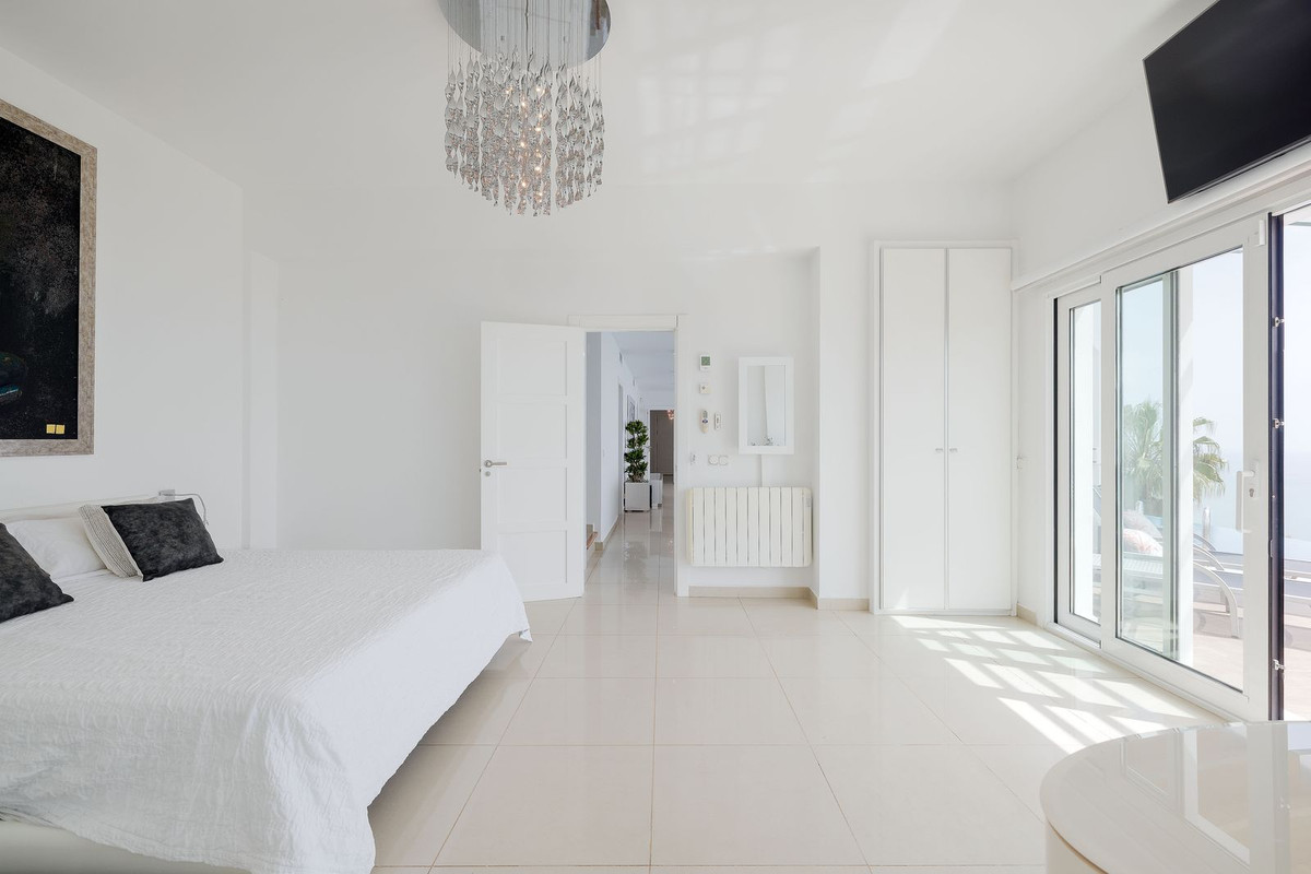 Huis te koop in Benalmadena Costa | 4 slaapkamers H5356498