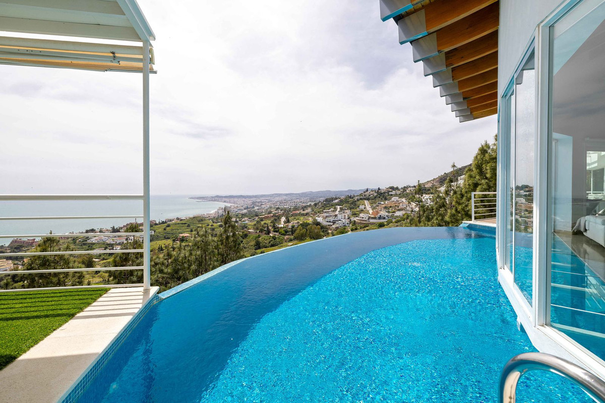 Huis te koop in Benalmadena Costa | 4 slaapkamers H5356498