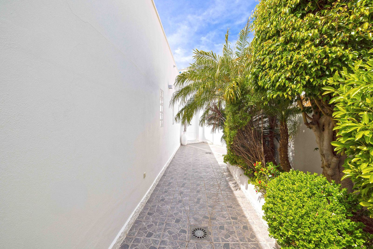 Huis te koop in Benalmadena Costa | 4 slaapkamers H5356498