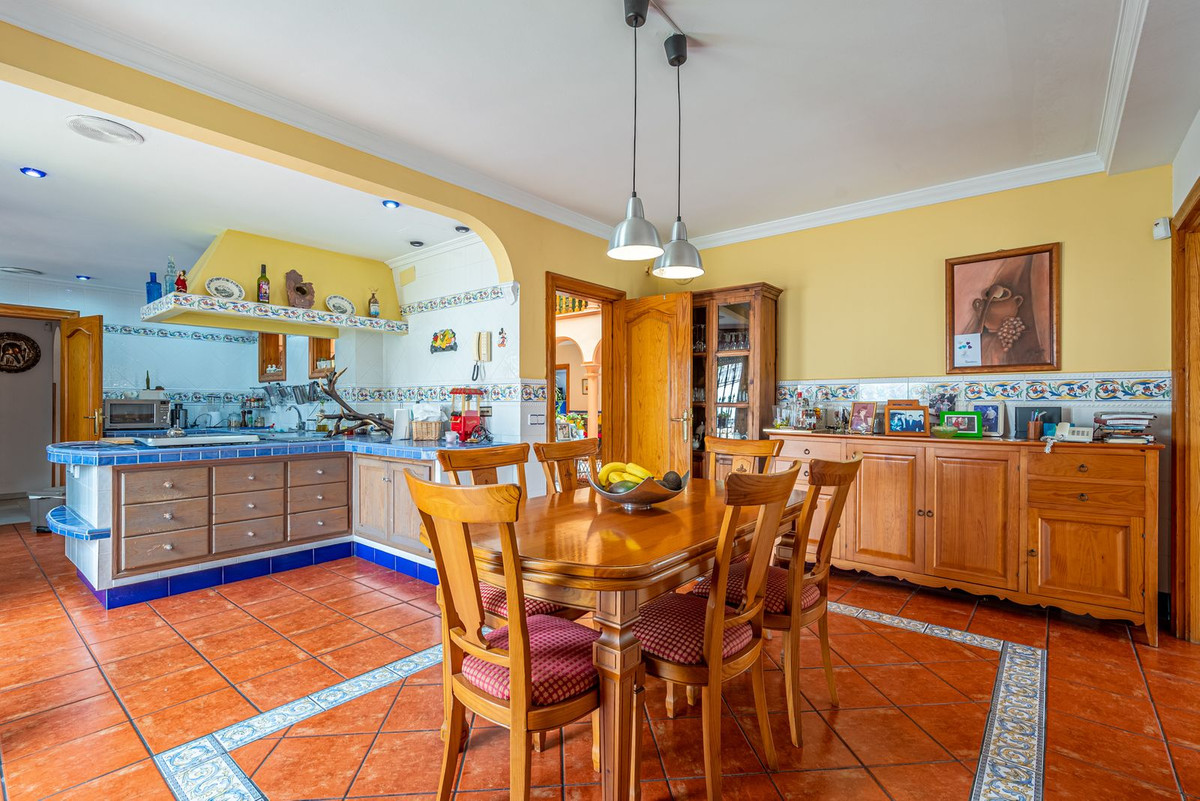 Huis te koop in Benalmadena Costa | 6 slaapkamers H5362531