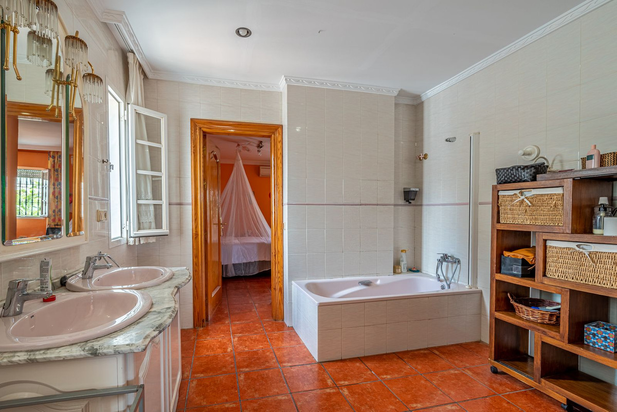 Huis te koop in Benalmadena Costa | 6 slaapkamers H5362531