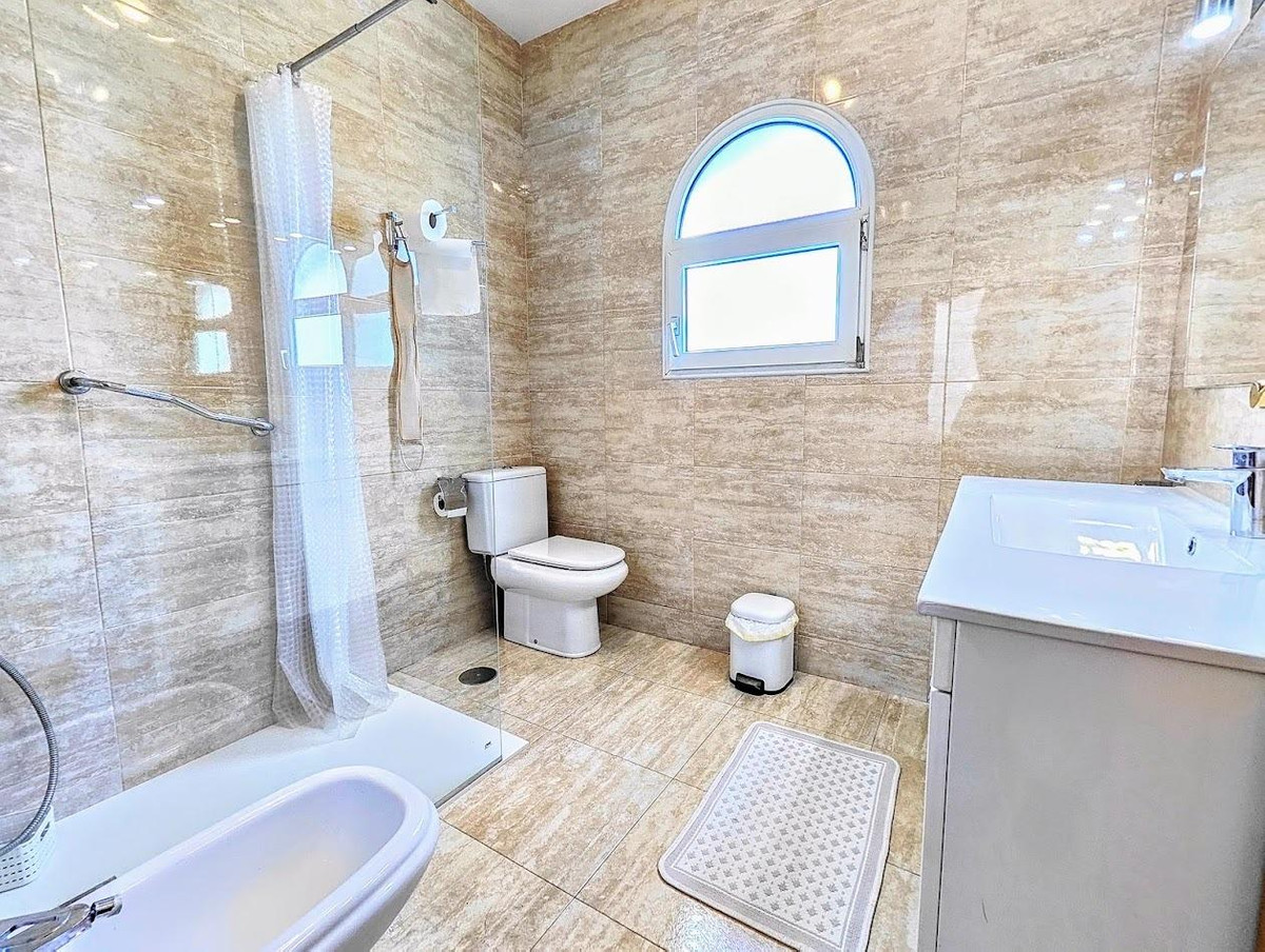 Huis te koop in Benalmadena Costa | 4 slaapkamers H5397205