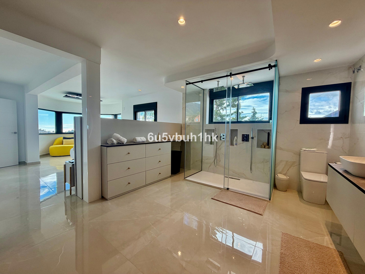 Huis te koop in Benalmadena Costa | 4 slaapkamers H5412136