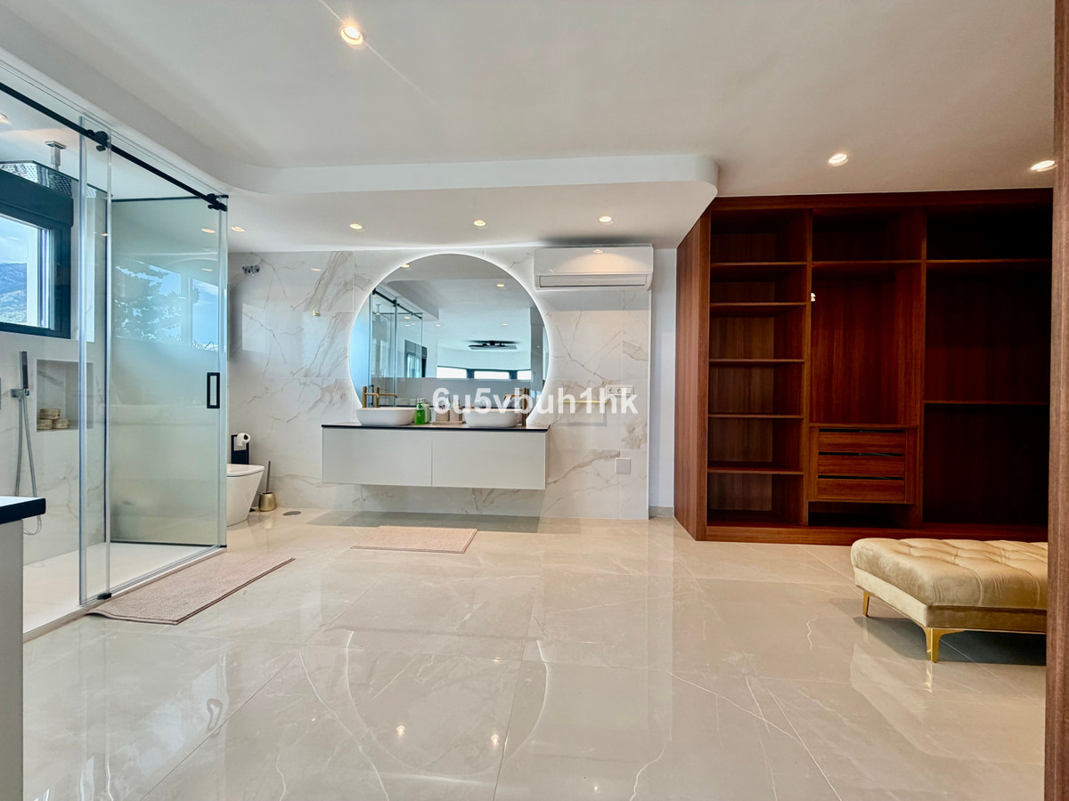 Huis te koop in Benalmadena Costa | 4 slaapkamers H5412136