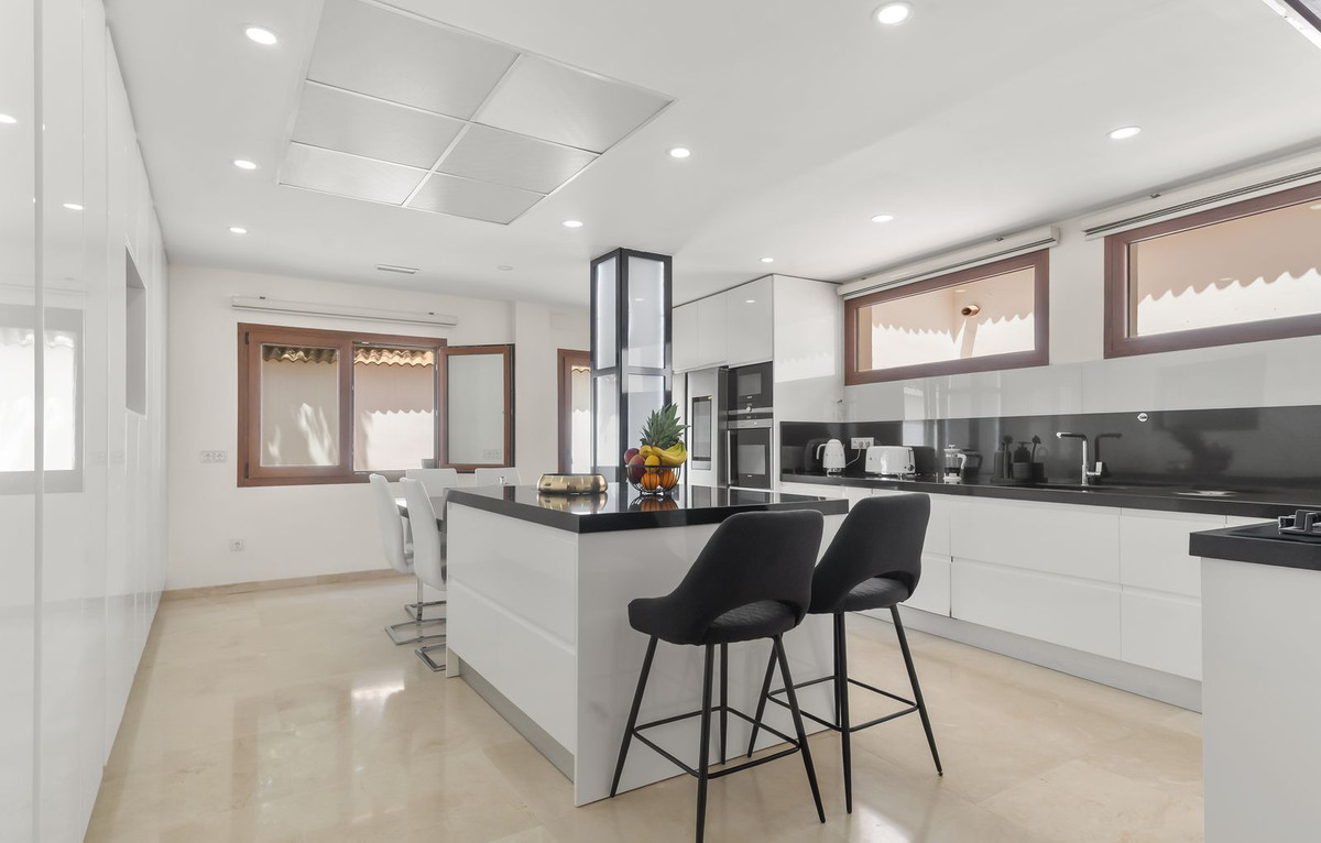 Huis te koop in Benalmadena Costa | 6 slaapkamers H5439883