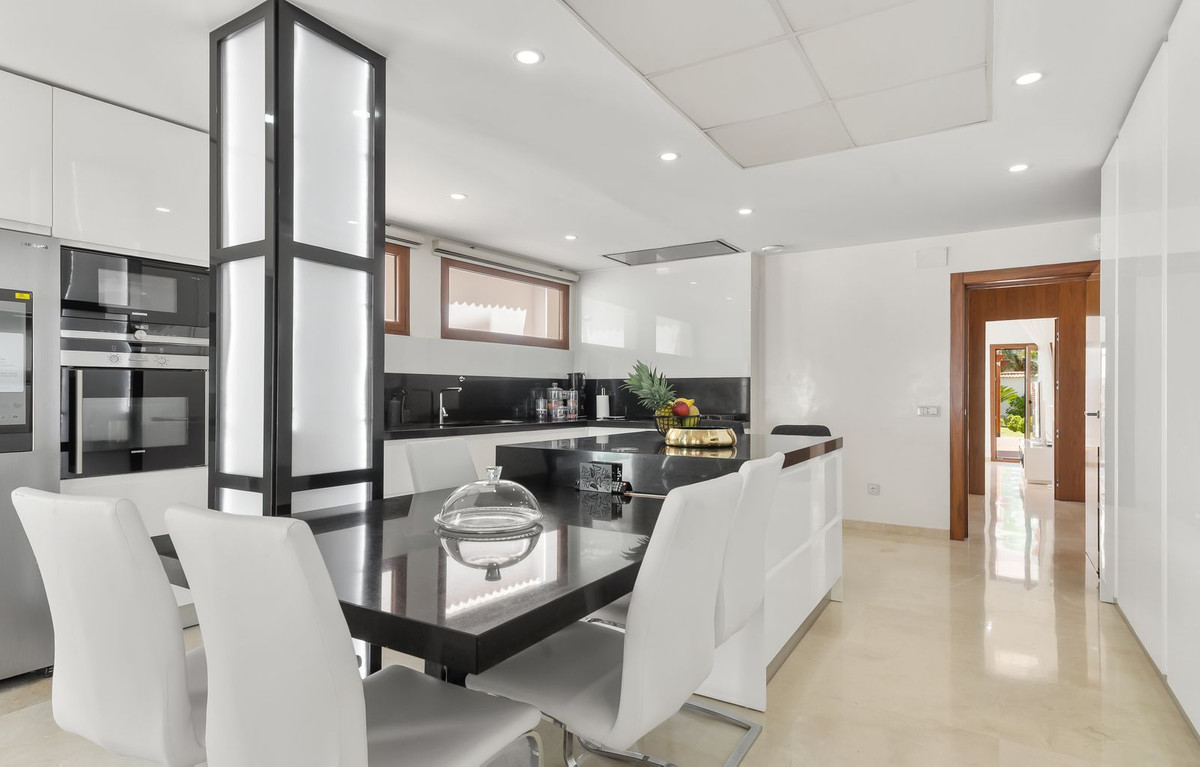 Huis te koop in Benalmadena Costa | 6 slaapkamers H5439883