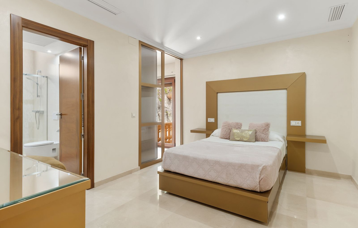 Huis te koop in Benalmadena Costa | 6 slaapkamers H5439883