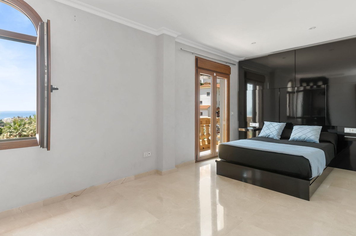 Huis te koop in Benalmadena Costa | 6 slaapkamers H5439883