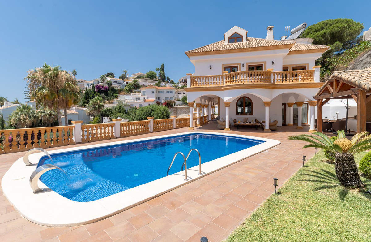 Huis te koop in Benalmadena Costa | 6 slaapkamers H5439883
