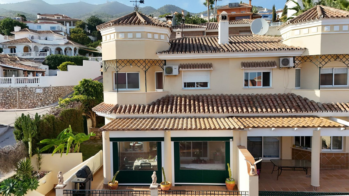 Semi-Vrijstaande Villa in Benalmadena Pueblo-1