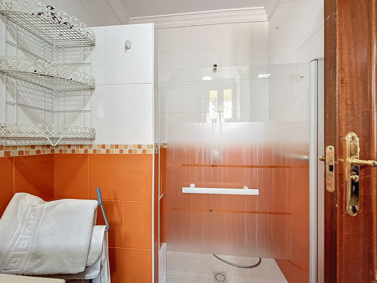Semi-Vrijstaande Villa in Benamargosa-12